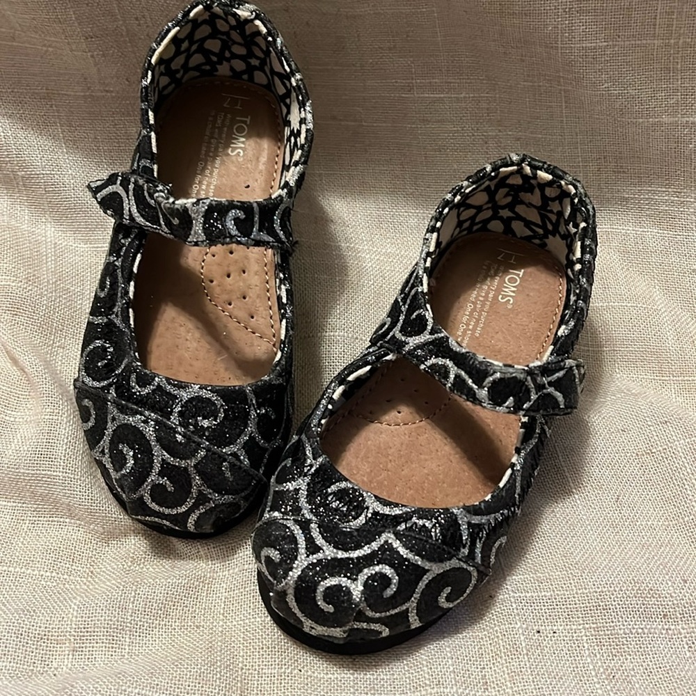 Tom’s toddler shoes